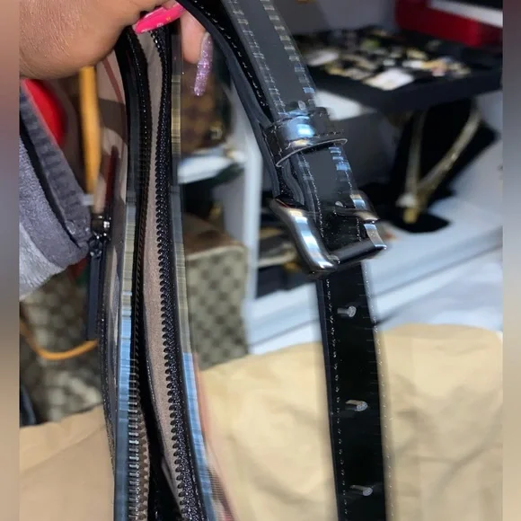 Burberry Crossbody New with Dustbag - Picture 3 of 5